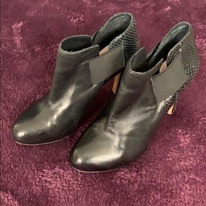 Vince Camuto Leather/Snakeskin Boots